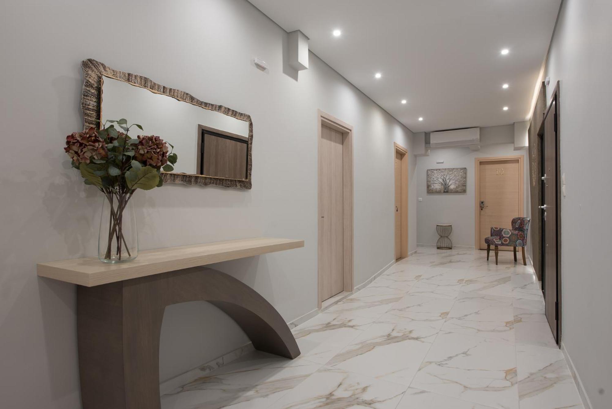 Rob Venture Suites At The Central Of Athens City Exterior photo