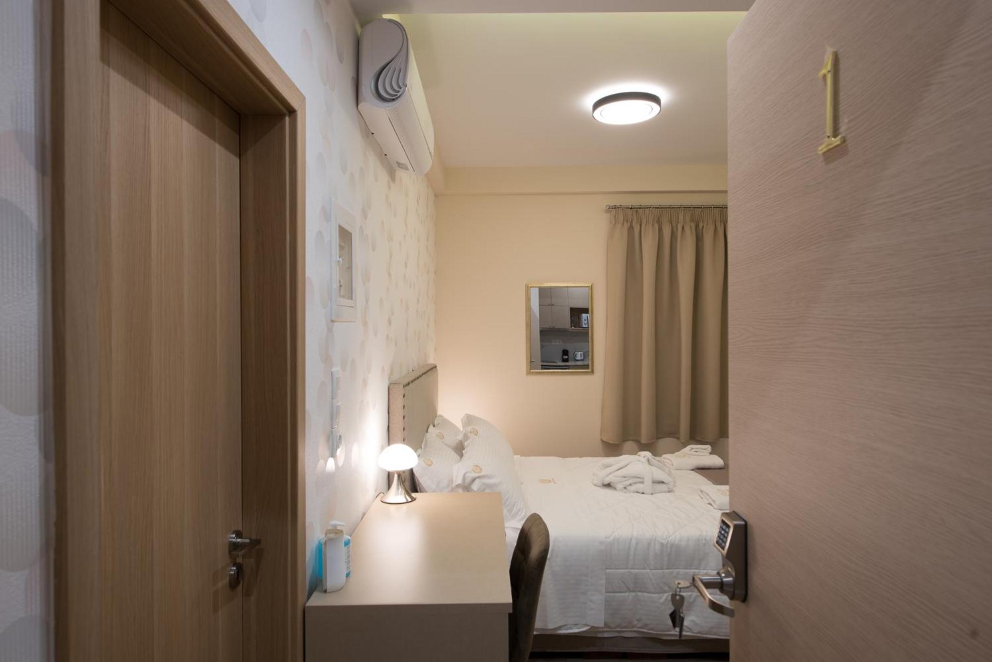 Rob Venture Suites At The Central Of Athens City Exterior photo
