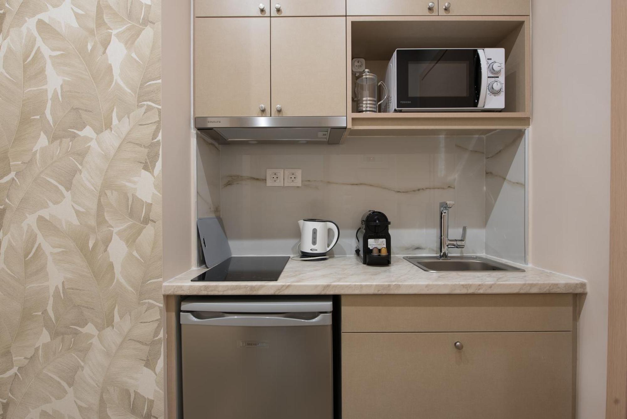 Rob Venture Suites At The Central Of Athens City Exterior photo