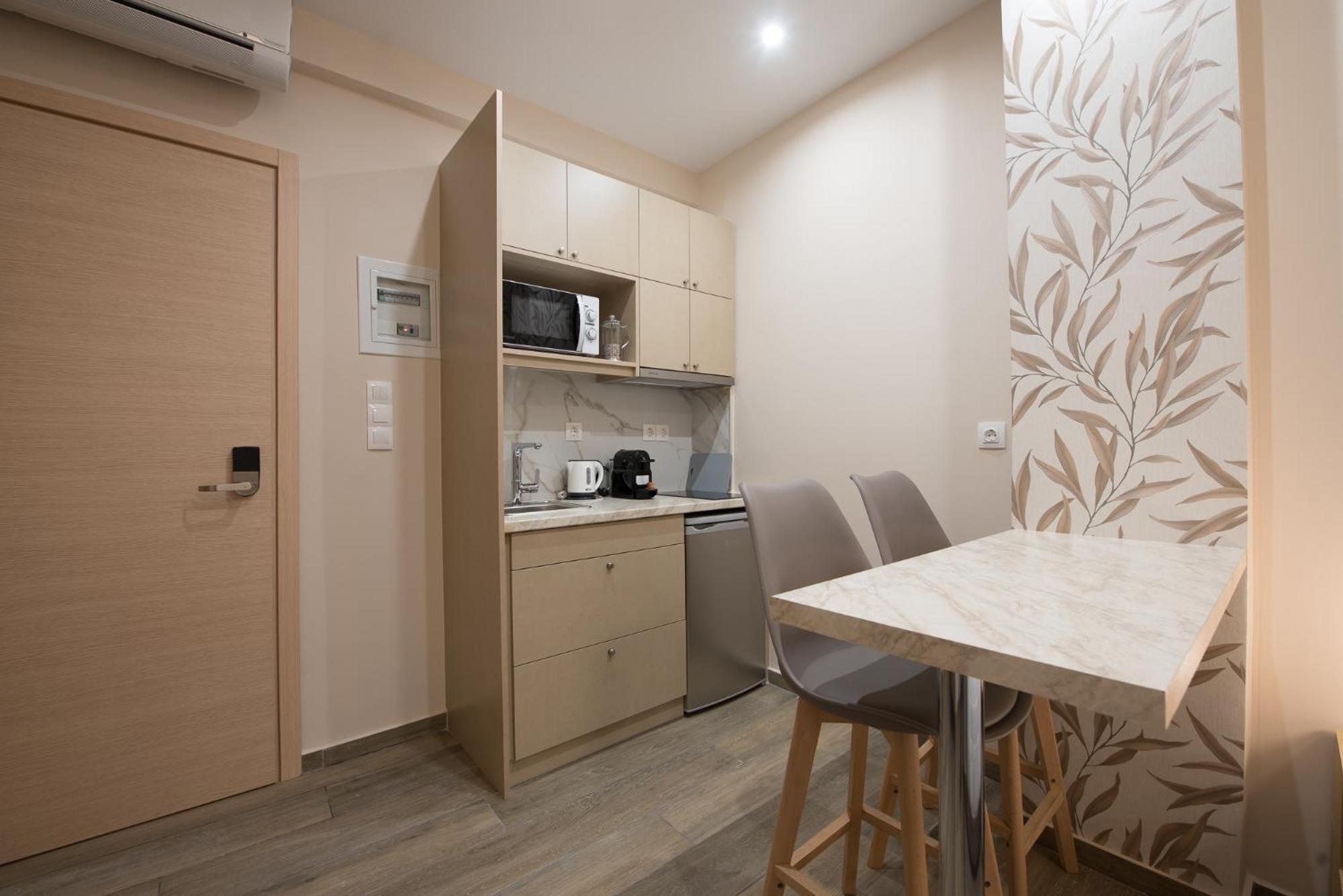 Rob Venture Suites At The Central Of Athens City Room photo