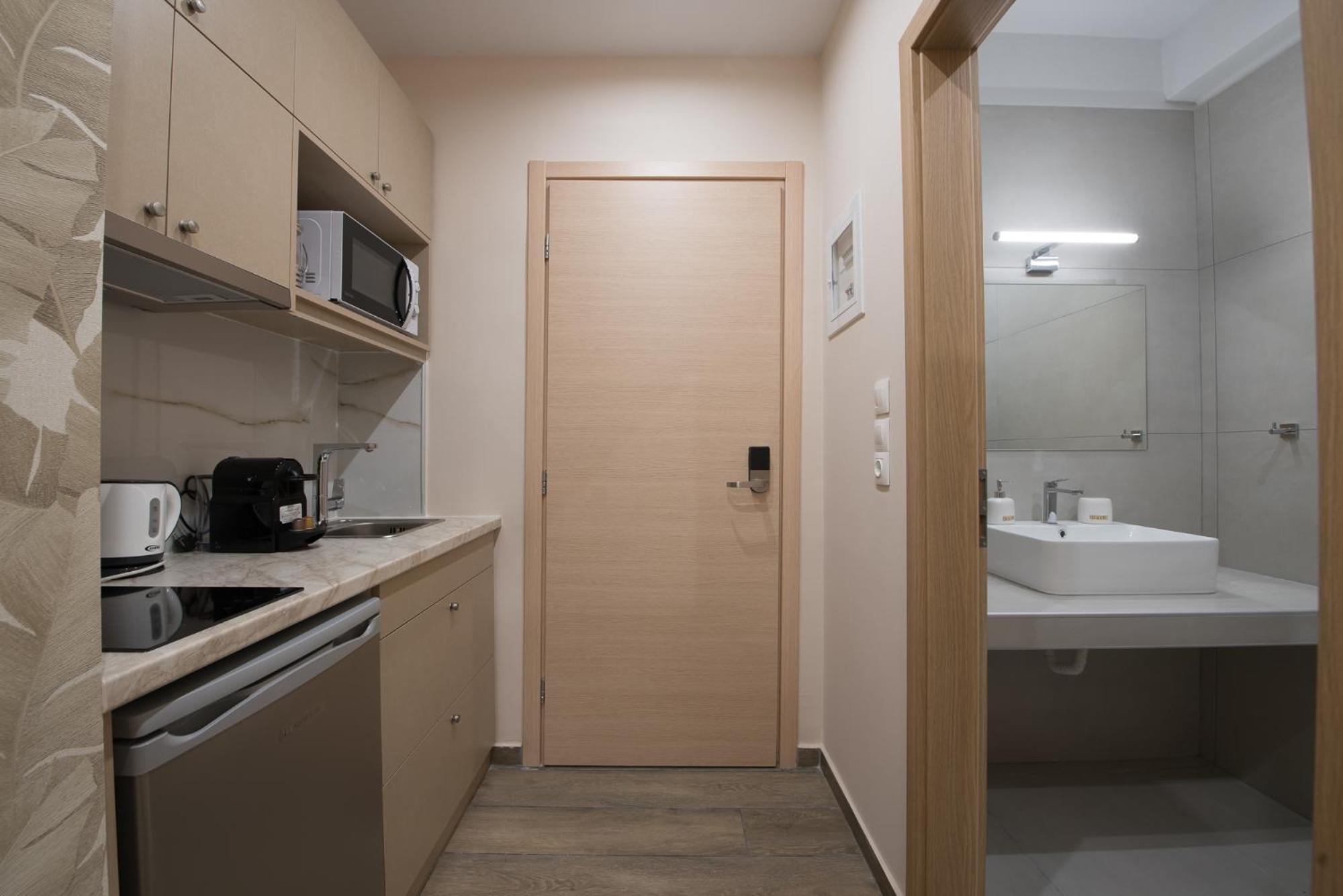 Rob Venture Suites At The Central Of Athens City Room photo